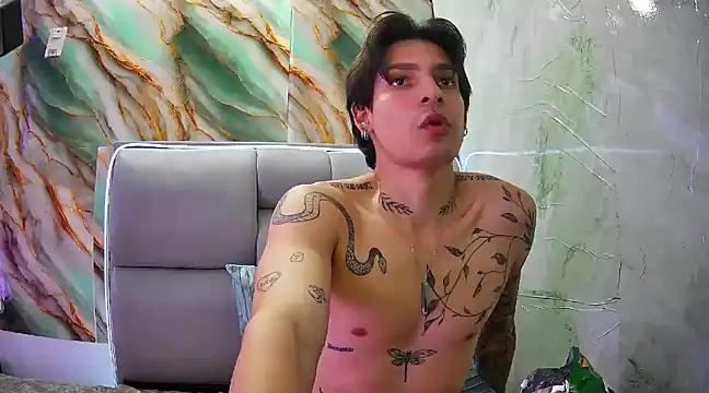 Apolo Hidalgo01 online show from February 5, 2025, 4:25 pm