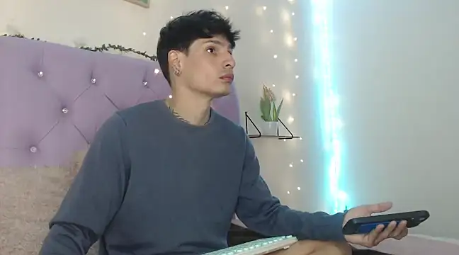 Apolo Hidalgo01 online show from March 2, 2025, 4:42 pm