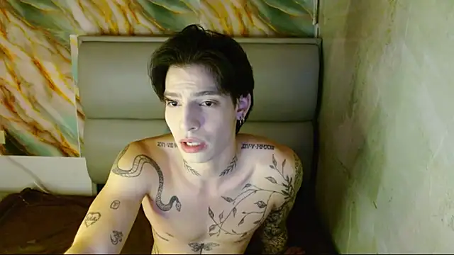 Apolo Hidalgo01 online show from September 18, 2025, 6:54 pm