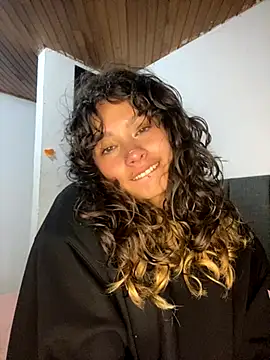 Andi9  online show from October 15, 2025, 2:01 am