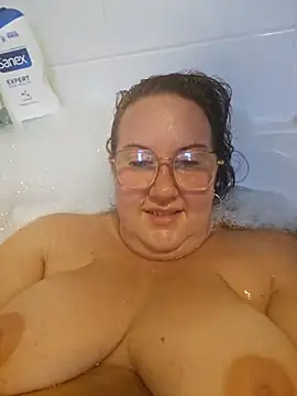 Bekahblows online show from October 8, 2025, 5:21 pm