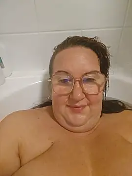 Bekahblows online show from October 31, 2025, 10:44 pm