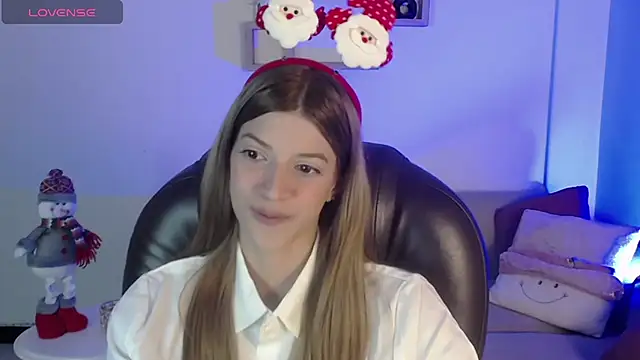 Snapshot of Nora_Vennucci chatting on December 22, 2024, 8:14 pm Nora Vennucci online show from December 22, 2024, 8:14 pm