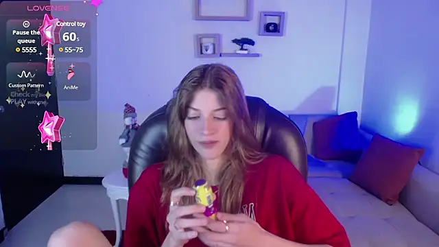 Snapshot of Nora_Vennucci chatting on December 24, 2024, 7:00 pm Nora Vennucci online show from December 24, 2024, 7:00 pm