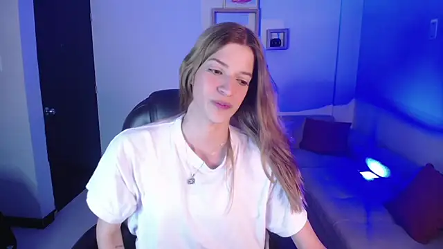 Snapshot of Nora_Vennucci chatting on December 31, 2024, 7:29 pm Nora Vennucci online show from December 31, 2024, 7:29 pm