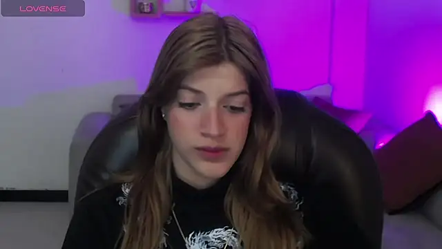 Snapshot of Nora_Vennucci chatting on February 1, 2025, 7:44 pm Nora Vennucci online show from February 1, 2025, 7:44 pm