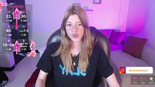 Snapshot of Nora_Vennucci chatting on February 7, 2025, 6:45 pm Nora Vennucci online show from February 7, 2025, 6:45 pm