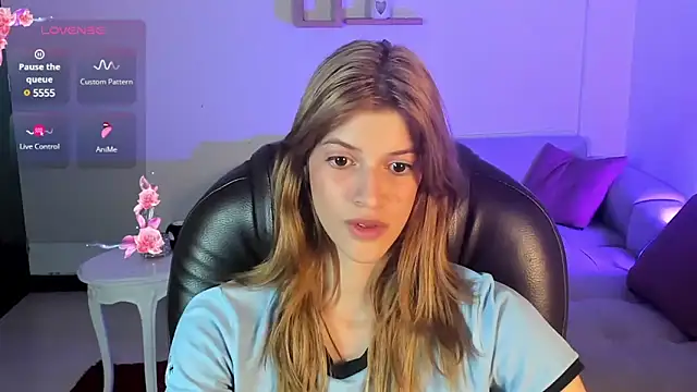 Snapshot of Nora_Vennucci chatting on February 8, 2025, 10:29 pm Nora Vennucci online show from February 8, 2025, 10:29 pm