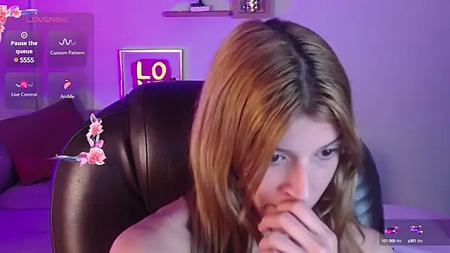 Snapshot of Nora_Vennucci chatting on February 19, 2025, 11:36 pm Nora Vennucci online show from February 19, 2025, 11:36 pm