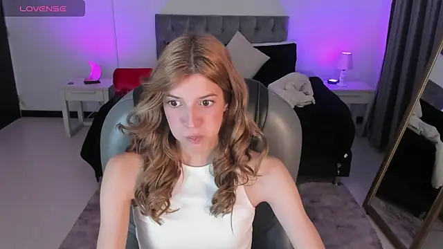 Snapshot of Nora_Vennucci chatting on March 8, 2025, 11:18 pm Nora Vennucci online show from March 8, 2025, 11:18 pm