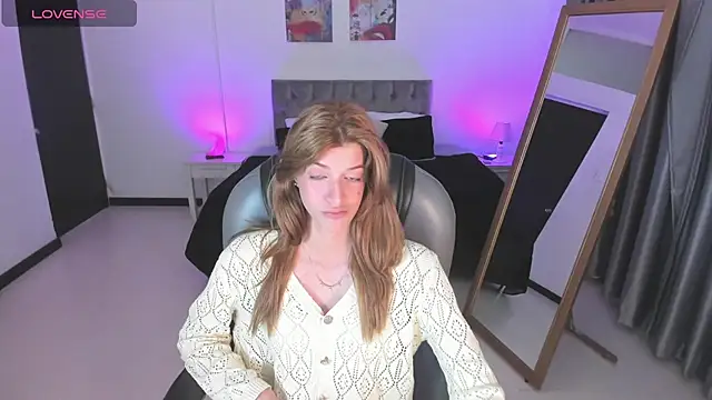 Snapshot of Nora_Vennucci chatting on March 15, 2025, 10:44 pm Nora Vennucci online show from March 15, 2025, 10:44 pm