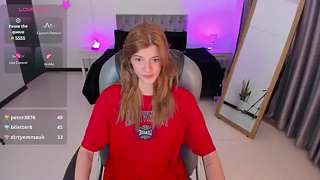 Snapshot of Nora_Vennucci chatting on March 16, 2025, 4:01 pm Nora Vennucci online show from March 16, 2025, 4:01 pm