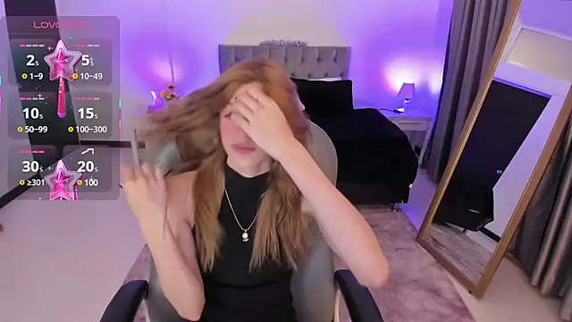 Snapshot of Nora_Vennucci chatting on March 22, 2025, 7:53 pm Nora Vennucci online show from March 22, 2025, 7:53 pm