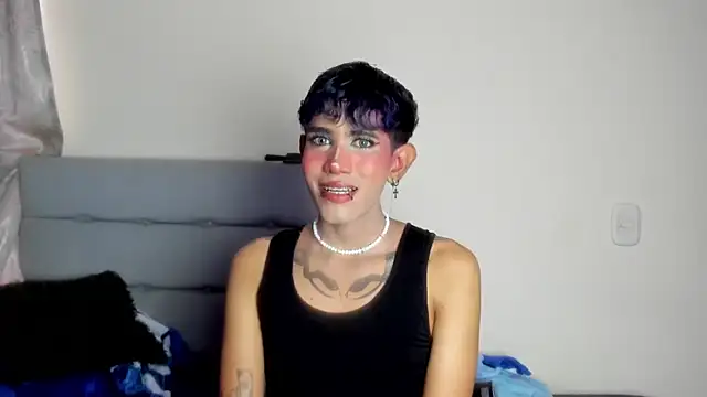 Snapshot of andrew_uwu_ chatting on December 21, 2025, 8:38 pm andrew uwu online show from December 21, 2025, 8:38 pm