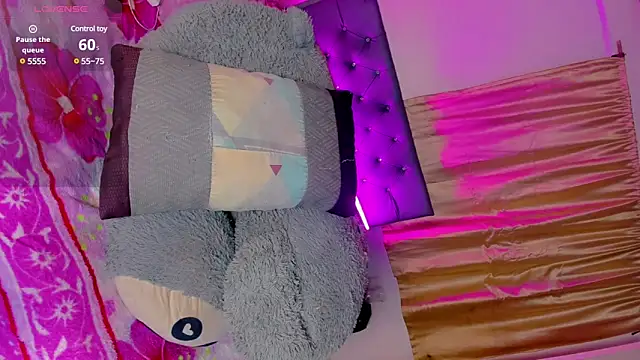 pinkscreens online show from January 11, 2025, 3:44 am