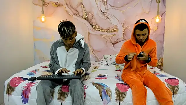 StrawwBoys online show from December 10, 2024, 7:58 am