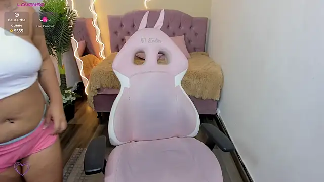 Snapshot of kendra_tay chatting on December 3, 2024, 6:26 am kendra tay online show from December 3, 2024, 6:26 am