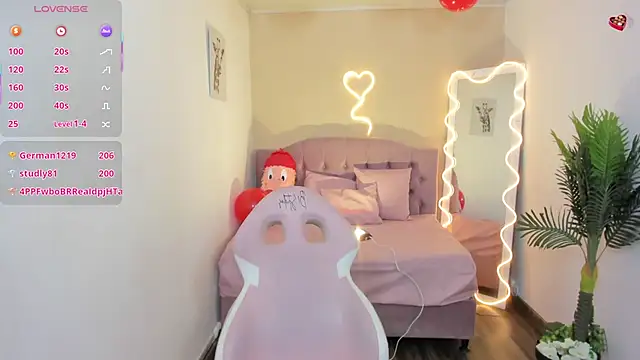 Snapshot of kendra_tay chatting on February 17, 2025, 9:35 am kendra tay online show from February 17, 2025, 9:35 am