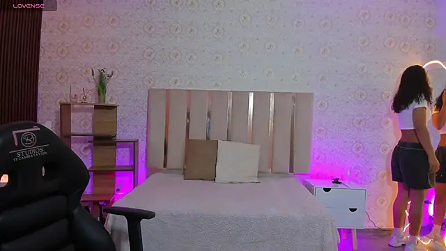 Daphnne tay online show from September 29, 2025, 3:11 am