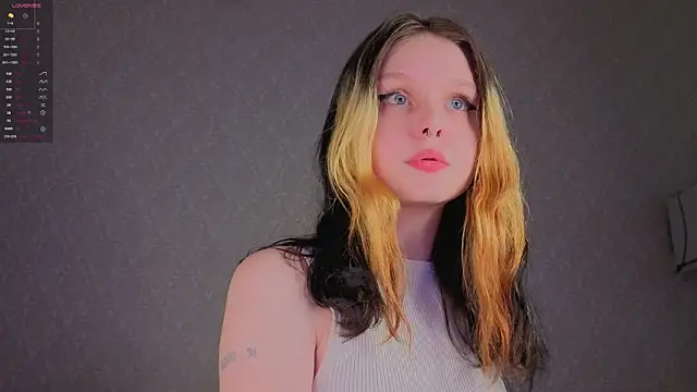 Snapshot of Hi_Kitti chatting on May 27, 2026, 6:16 pm Hi Kitti online show from May 27, 2026, 6:16 pm