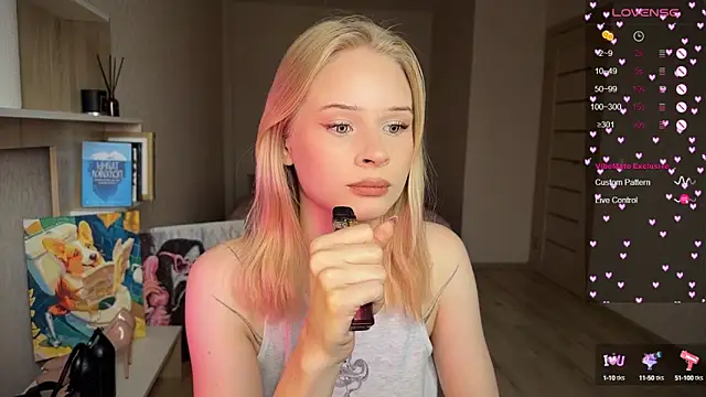 Snapshot of lisa_barbie chatting on October 14, 2025, 10:05 am lisa barbie online show from October 14, 2025, 10:05 am