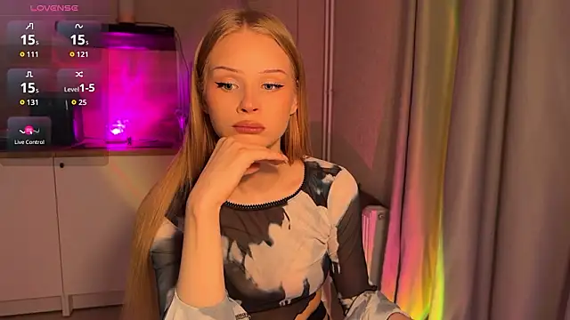 Snapshot of lisa_barbie chatting on February 22, 2026, 7:34 pm lisa barbie online show from February 22, 2026, 7:34 pm