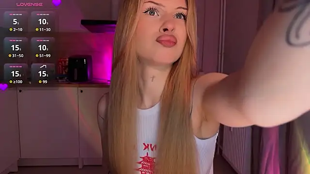 Snapshot of lisa_barbie chatting on February 28, 2026, 7:37 pm lisa barbie online show from February 28, 2026, 7:37 pm