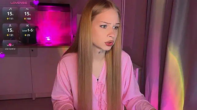 Snapshot of lisa_barbie chatting on March 3, 2026, 7:31 pm lisa barbie online show from March 3, 2026, 7:31 pm