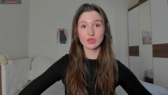 Snapshot of tender_babyy chatting on February 7, 2025, 2:15 pm tender babyy online show from February 7, 2025, 2:15 pm