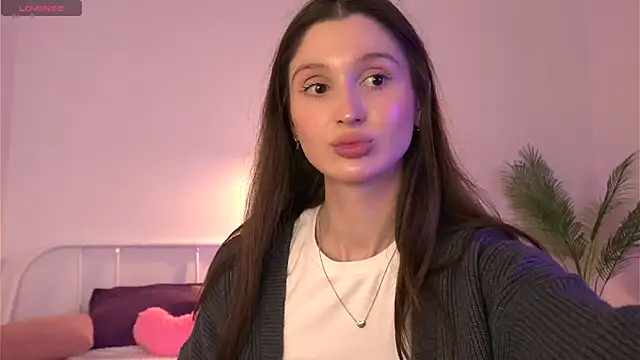 Snapshot of tender_babyy chatting on September 15, 2025, 1:44 pm tender babyy online show from September 15, 2025, 1:44 pm