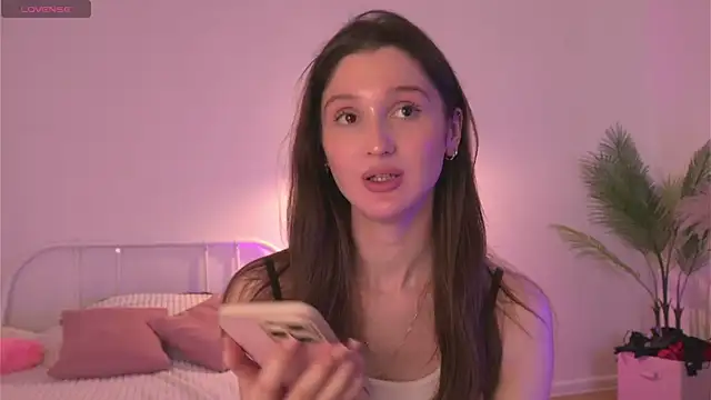 Snapshot of tender_babyy chatting on October 8, 2025, 2:04 pm tender babyy online show from October 8, 2025, 2:04 pm