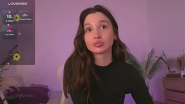 Snapshot of tender_babyy chatting on November 5, 2025, 12:38 pm tender babyy online show from November 5, 2025, 12:38 pm