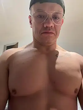 Snapshot of BryanWilliam chatting on January 9, 2026, 4:37 am BryanWilliam online show from January 9, 2026, 4:37 am