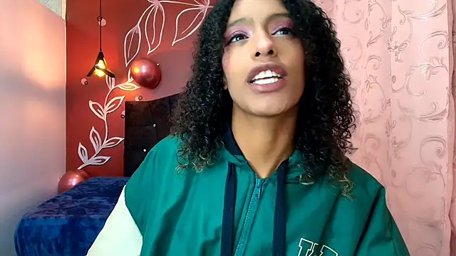 Zia Green online show from February 1, 2025, 12:05 pm