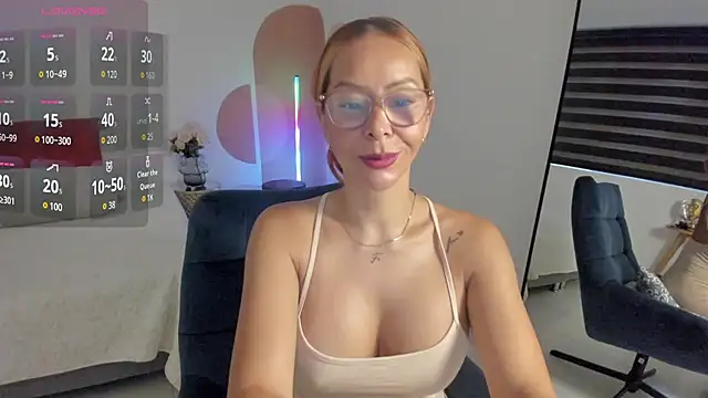 AvaCollinss online show from October 3, 2025, 12:02 pm