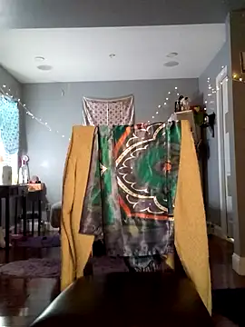 ebonycatlisaaaalime online show from January 20, 2025, 1:32 pm