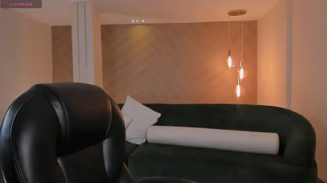 IrinaPortman online show from February 4, 2025, 9:38 am