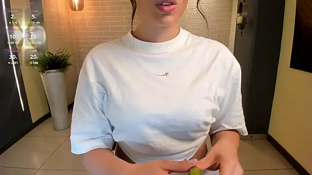 IrinaPortman online show from February 19, 2025, 7:05 pm