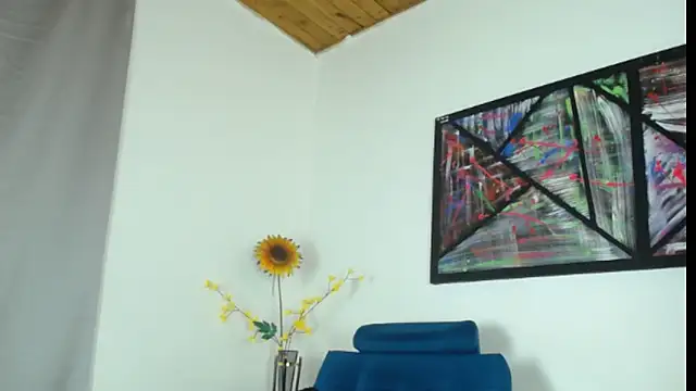 Iivana 19 online show from March 13, 2025, 4:56 pm