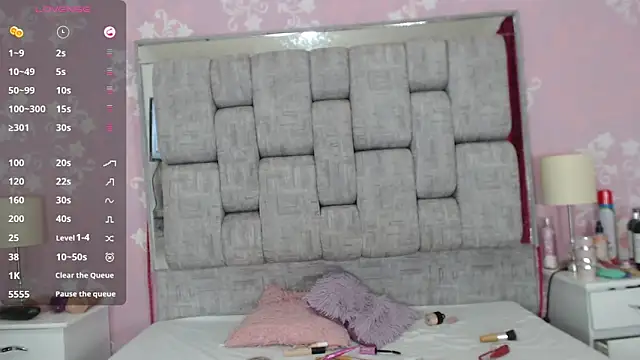 KarinaSimonz online show from December 14, 2024, 8:08 pm