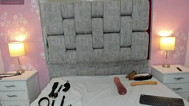 KarinaSimonz online show from March 6, 2025, 8:05 pm