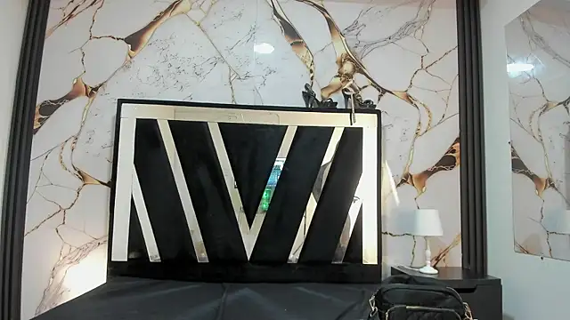 KarinaSimonz online show from October 2, 2025, 7:32 pm