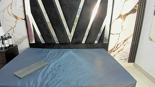 KarinaSimonz online show from November 12, 2025, 7:24 pm