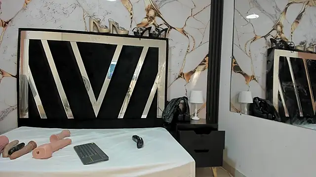 KarinaSimonz online show from December 5, 2025, 8:27 pm