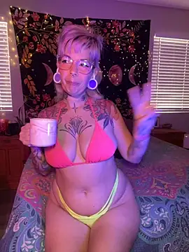 GoldieBakeman online show from October 8, 2025, 8:17 pm