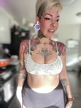 GoldieBakeman online show from December 18, 2025, 5:19 pm