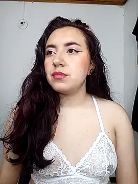 Emi chik online show from January 4, 2025, 11:00 am