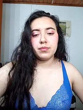 Emi chik online show from November 22, 2025, 10:47 am