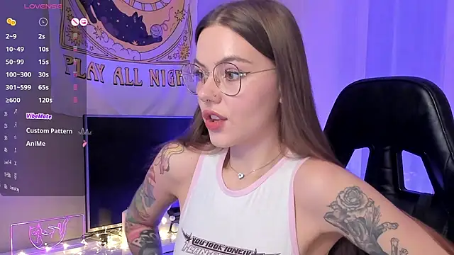 Marta May  online show from January 28, 2025, 7:53 pm