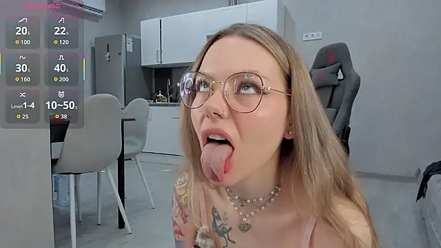 Marta May  online show from March 15, 2026, 11:05 am